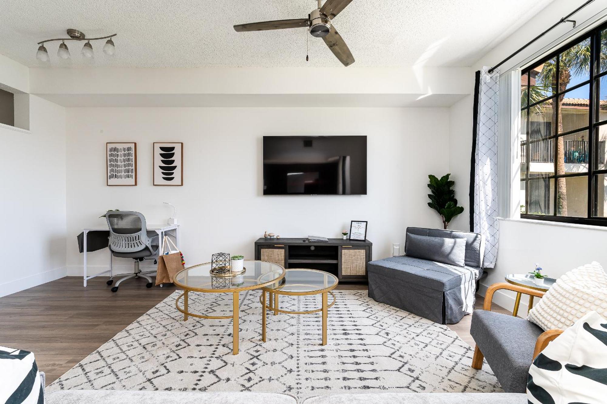 Newly Renovated Townhome With King Bed デルレイビーチ エクステリア 写真