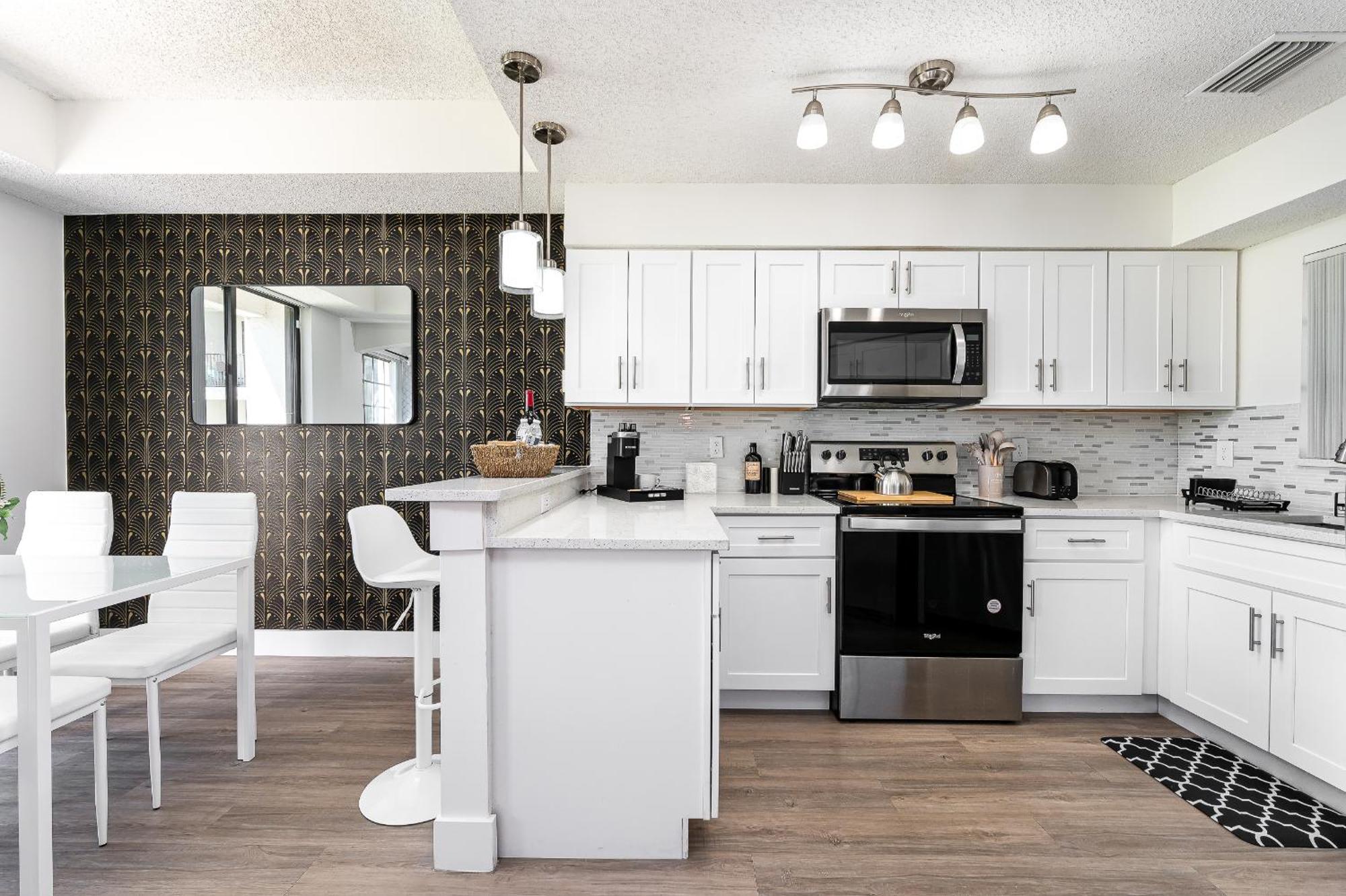 Newly Renovated Townhome With King Bed デルレイビーチ エクステリア 写真