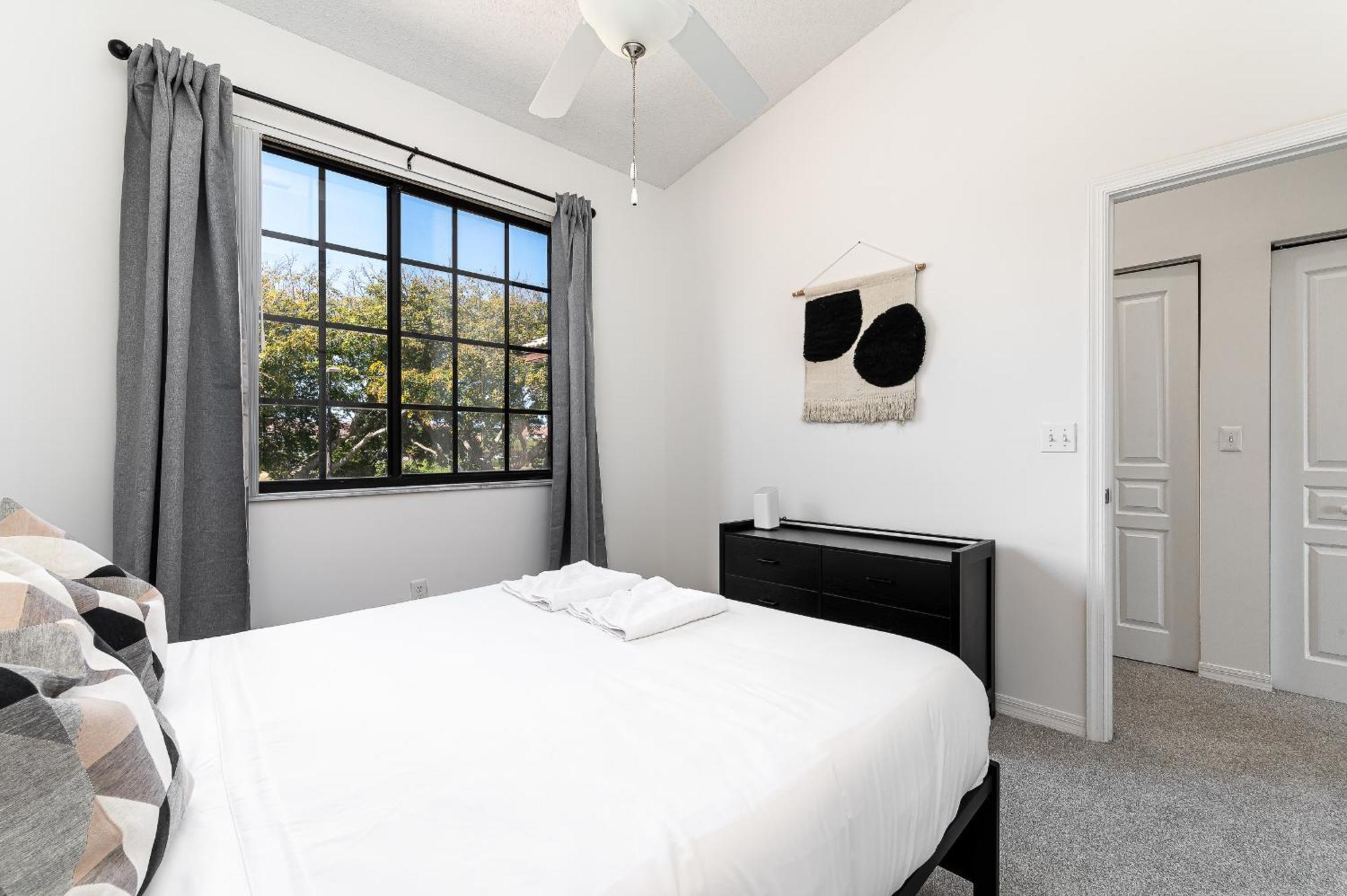Newly Renovated Townhome With King Bed デルレイビーチ エクステリア 写真
