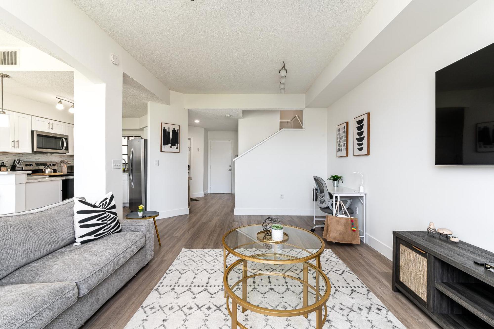 Newly Renovated Townhome With King Bed デルレイビーチ エクステリア 写真